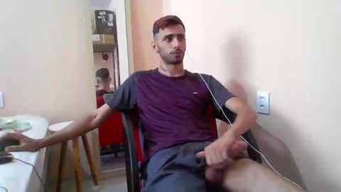 Snapshot of boyzinm2 chatting on 01/23/25, 04:04 boyzinm2 online show from 01/23/25, 04:04