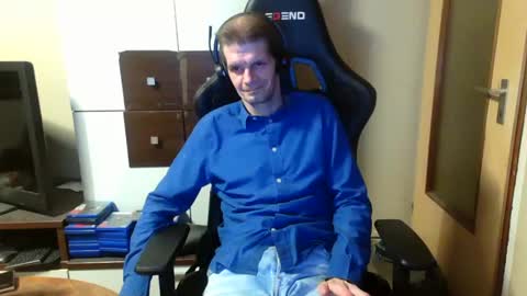 bponie1 online show from 12/14/24, 02:12