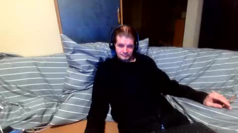 bponie1 online show from 09/15/25, 12:21