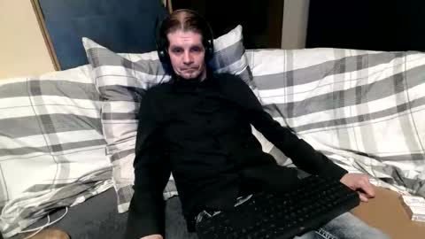 bponie1 online show from 04/18/26, 02:37