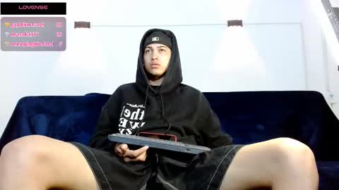 Snapshot of br4ndon_cooper chatting on 09/27/25, 12:43 Brandon online show from 09/27/25, 12:43