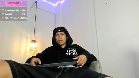 Snapshot of br4ndon_cooper chatting on 10/14/25, 03:46 Brandon online show from 10/14/25, 03:46