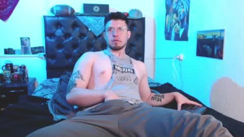 Snapshot of brad_hot_boy chatting on 12/10/24, 04:06 brad hot boy online show from 12/10/24, 04:06