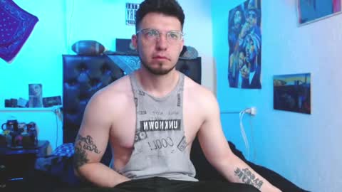 Snapshot of brad_hot_boy chatting on 01/03/25, 03:33 brad hot boy online show from 01/03/25, 03:33