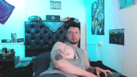 Snapshot of brad_hot_boy chatting on 01/10/25, 04:20 brad hot boy online show from 01/10/25, 04:20