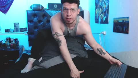 Snapshot of brad_hot_boy chatting on 01/11/25, 04:14 brad hot boy online show from 01/11/25, 04:14