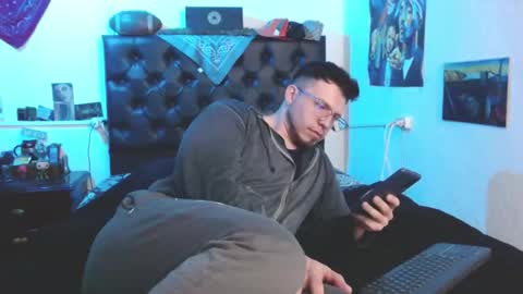 Snapshot of brad_hot_boy chatting on 10/14/25, 06:31 brad hot boy online show from 10/14/25, 06:31