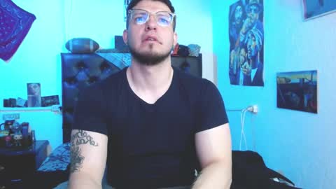 brad hot boy online show from 11/19/25, 03:56