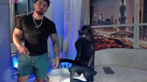 Snapshot of brad_summer chatting on 06/19/26, 05:50 brad summer online show from 06/19/26, 05:50