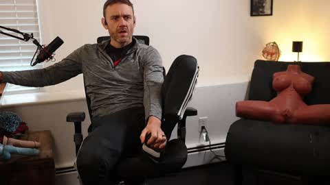 Snapshot of bradbronton chatting on 12/20/24, 06:56 BradBronton online show from 12/20/24, 06:56