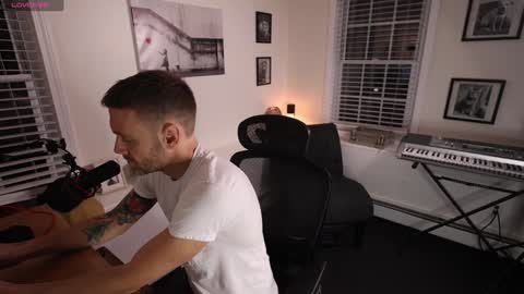 Snapshot of bradbronton chatting on 01/08/25, 10:16 BradBronton online show from 01/08/25, 10:16