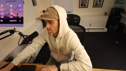 Snapshot of bradbronton chatting on 01/30/25, 04:55 BradBronton online show from 01/30/25, 04:55