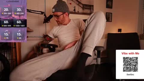 Snapshot of bradbronton chatting on 02/14/25, 10:14 BradBronton online show from 02/14/25, 10:14