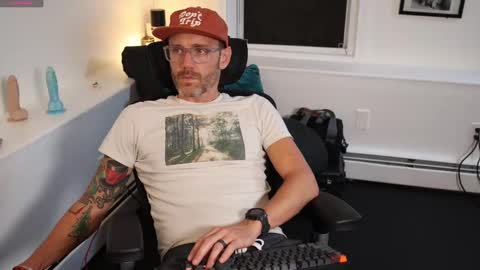 Snapshot of bradbronton chatting on 09/30/25, 10:48 BradBronton online show from 09/30/25, 10:48