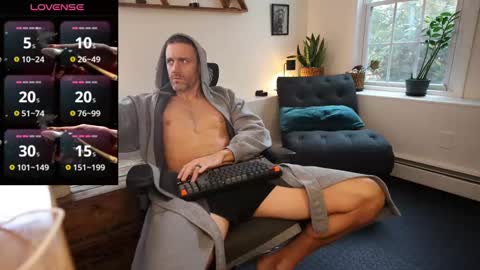 Snapshot of bradbronton chatting on 11/05/25, 01:22 BradBronton online show from 11/05/25, 01:22