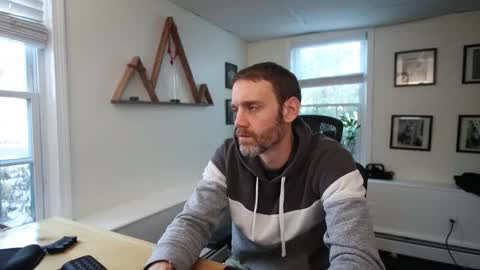 Snapshot of bradbronton chatting on 12/17/25, 07:09 BradBronton online show from 12/17/25, 07:09