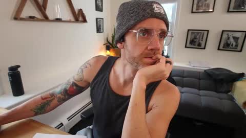 Snapshot of bradbronton chatting on 02/16/26, 07:32 BradBronton online show from 02/16/26, 07:32