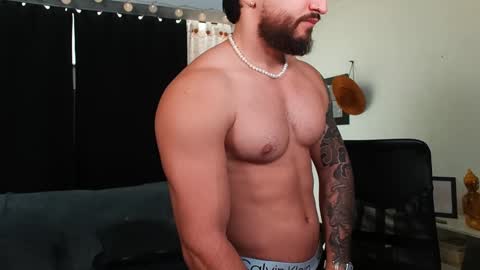 Bradley Martinez online show from 02/04/25, 03:15