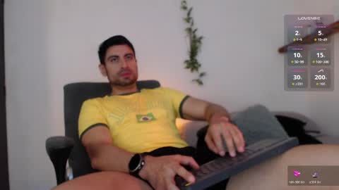 Snapshot of bradley_muscle chatting on 04/10/26, 02:55 Bradley online show from 04/10/26, 02:55