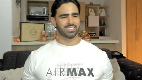 bradleymartin7 online show from 10/29/25, 02:25