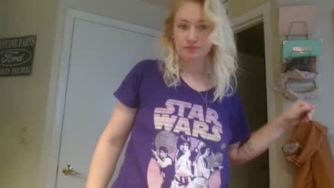 Snapshot of braindeadbetty chatting on 06/23/26, 01:09 i am a naughty jedi knight online show from 06/23/26, 01:09