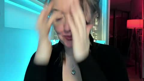 I see you X-twitter its braingirl online show from 05/10/26, 04:12