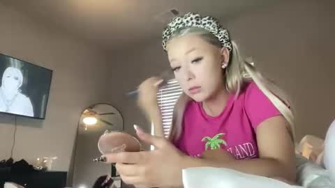 Skyyybanks online show from 04/18/26, 07:58