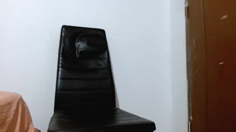 Snapshot of brandonstond chatting on 05/11/26, 04:51 Brandon online show from 05/11/26, 04:51