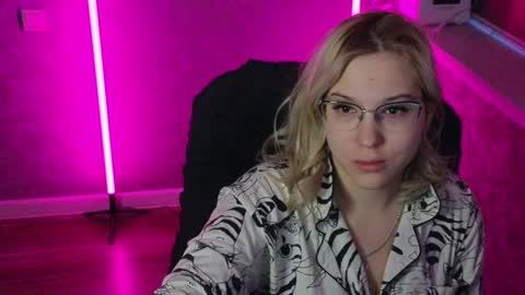 Snapshot of brandy__stars chatting on 01/03/25, 02:43 Belle online show from 01/03/25, 02:43