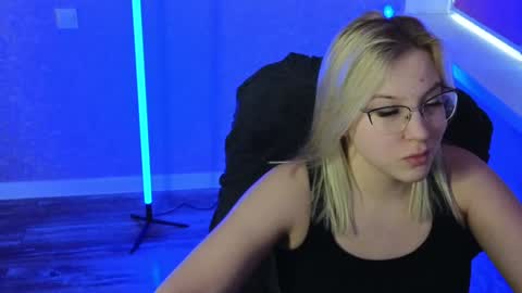 Snapshot of brandy__stars chatting on 01/13/25, 04:28 Belle online show from 01/13/25, 04:28