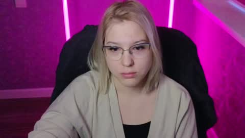 Snapshot of brandy__stars chatting on 01/19/25, 03:08 Belle online show from 01/19/25, 03:08