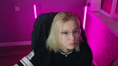 Snapshot of brandy__stars chatting on 01/23/25, 02:44 Belle online show from 01/23/25, 02:44