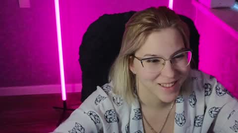 Snapshot of brandy__stars chatting on 02/02/25, 03:10 Belle online show from 02/02/25, 03:10