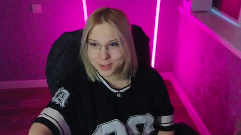 Snapshot of brandy__stars chatting on 02/07/25, 02:08 Belle online show from 02/07/25, 02:08