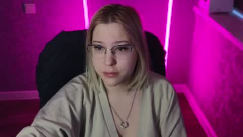 Snapshot of brandy__stars chatting on 02/08/25, 02:15 Belle online show from 02/08/25, 02:15