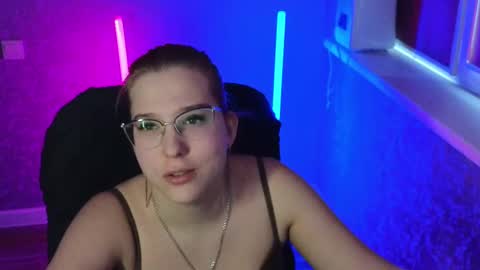 Snapshot of brandy__stars chatting on 02/09/25, 04:57 Belle online show from 02/09/25, 04:57