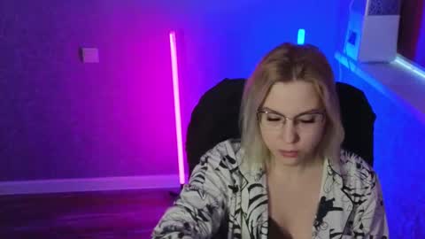 Snapshot of brandy__stars chatting on 02/12/25, 02:56 Belle online show from 02/12/25, 02:56