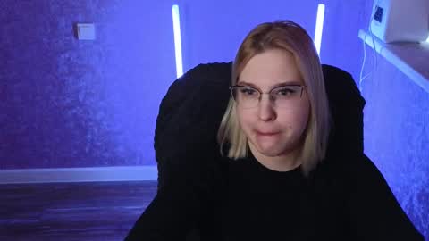 Snapshot of brandy__stars chatting on 02/14/25, 09:13 Belle online show from 02/14/25, 09:13