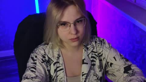 Snapshot of brandy__stars chatting on 02/20/25, 01:03 Belle online show from 02/20/25, 01:03