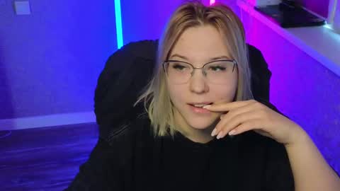 Snapshot of brandy__stars chatting on 02/21/25, 03:12 Belle online show from 02/21/25, 03:12