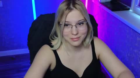 Snapshot of brandy__stars chatting on 02/27/25, 05:13 Belle online show from 02/27/25, 05:13