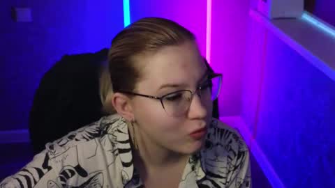 Snapshot of brandy__stars chatting on 03/02/25, 01:58 Belle online show from 03/02/25, 01:58