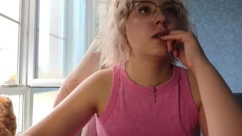 Snapshot of brandy__stars chatting on 09/18/25, 11:45 Belle online show from 09/18/25, 11:45