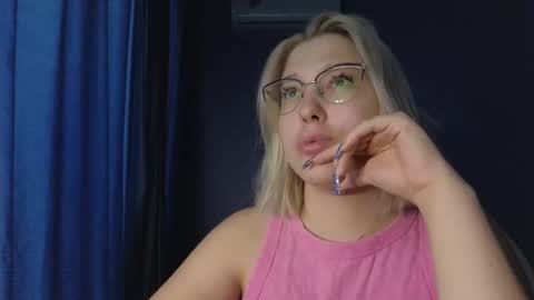 Snapshot of brandy__stars chatting on 10/02/25, 09:27 Belle online show from 10/02/25, 09:27