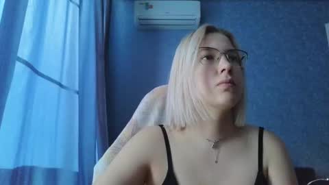 Snapshot of brandy__stars chatting on 10/19/25, 03:18 Belle online show from 10/19/25, 03:18