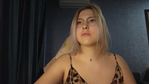 Snapshot of brandy__stars chatting on 10/30/25, 11:00 Belle online show from 10/30/25, 11:00