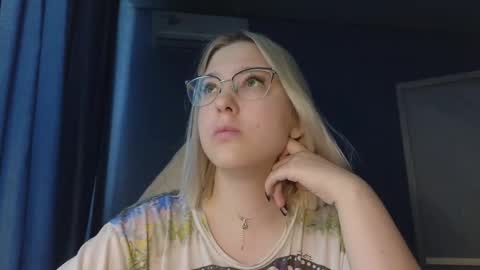 Snapshot of brandy__stars chatting on 11/10/25, 07:51 Belle online show from 11/10/25, 07:51