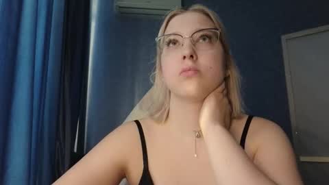 Snapshot of brandy__stars chatting on 11/13/25, 08:46 Belle online show from 11/13/25, 08:46