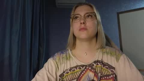 Snapshot of brandy__stars chatting on 11/15/25, 02:46 Belle online show from 11/15/25, 02:46