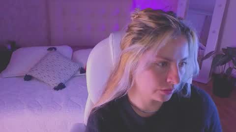 Snapshot of brandy_sweet_ chatting on 09/17/25, 12:18 BRANDY online show from 09/17/25, 12:18